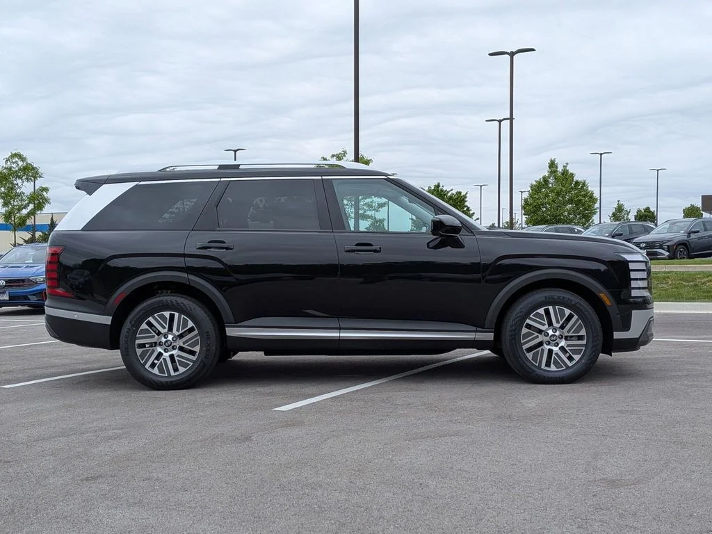 New 2026 Black Hyundai SEL Premium image 8