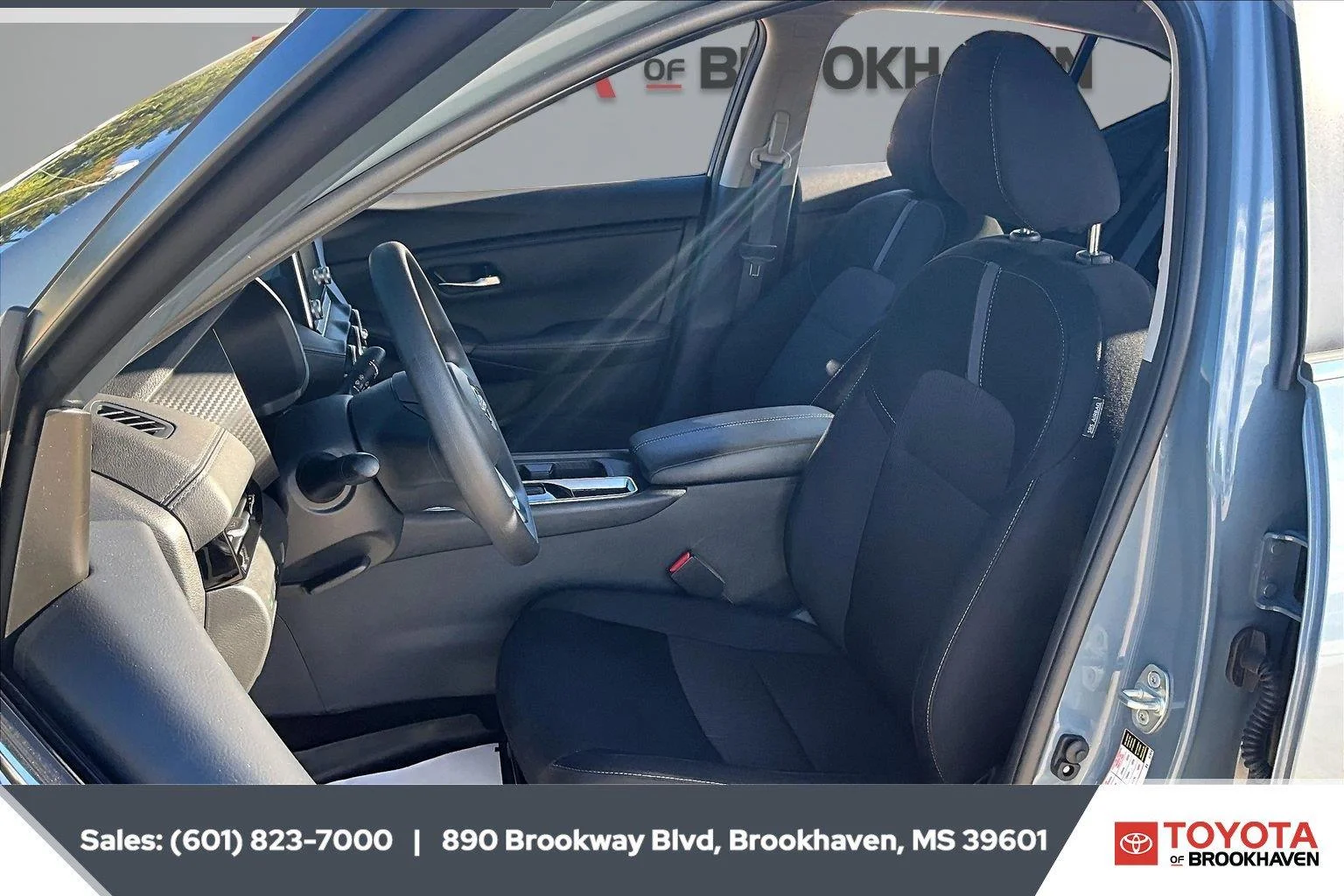 Used 2025 Atlantic Gray Metallic Nissan SV image 18