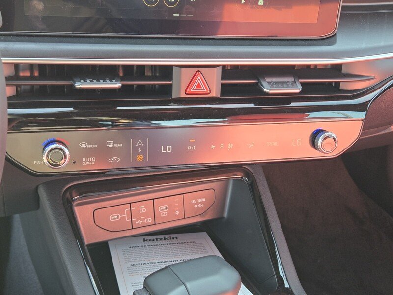 2026 Kia K5 GT-Line - Photo 12