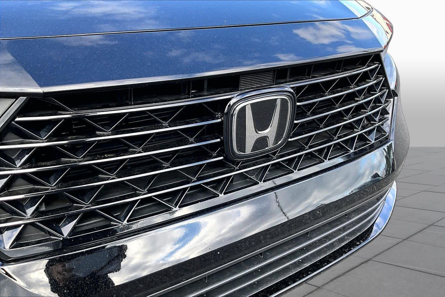 Used 2025 Crystal Black Pearl Honda Sport-L image 30
