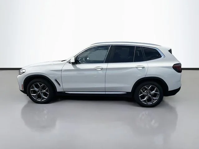 Used 2022 White BMW xDrive30i image 4
