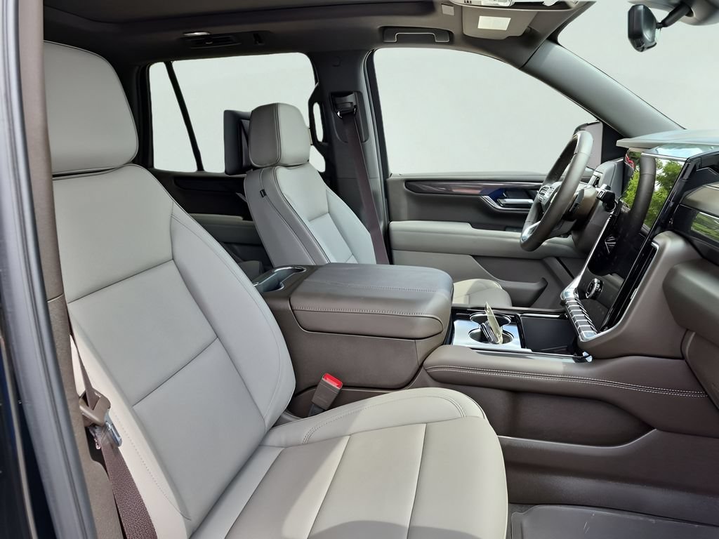 New 2026 Onyx Black GMC Elevation image 36