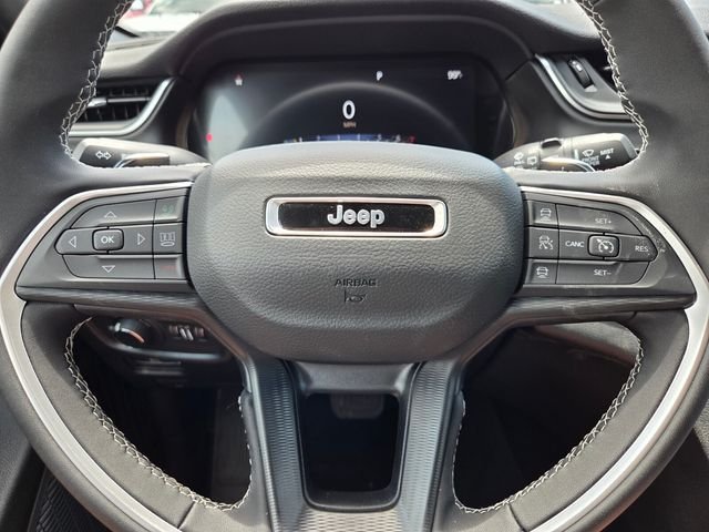 New 2026 Silver Zynith Exterior Paint Jeep Laredo image 21