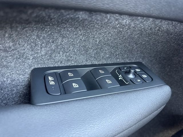2026 Volvo XC40 Ultra Black Edition - Photo 20