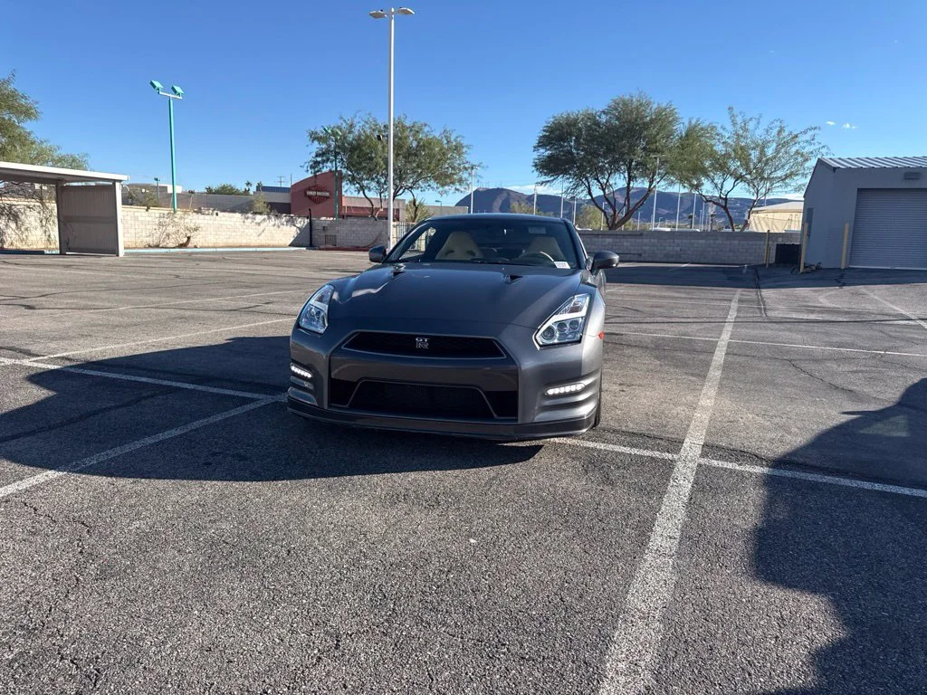 Used 2015 Gray Nissan Premium image 3