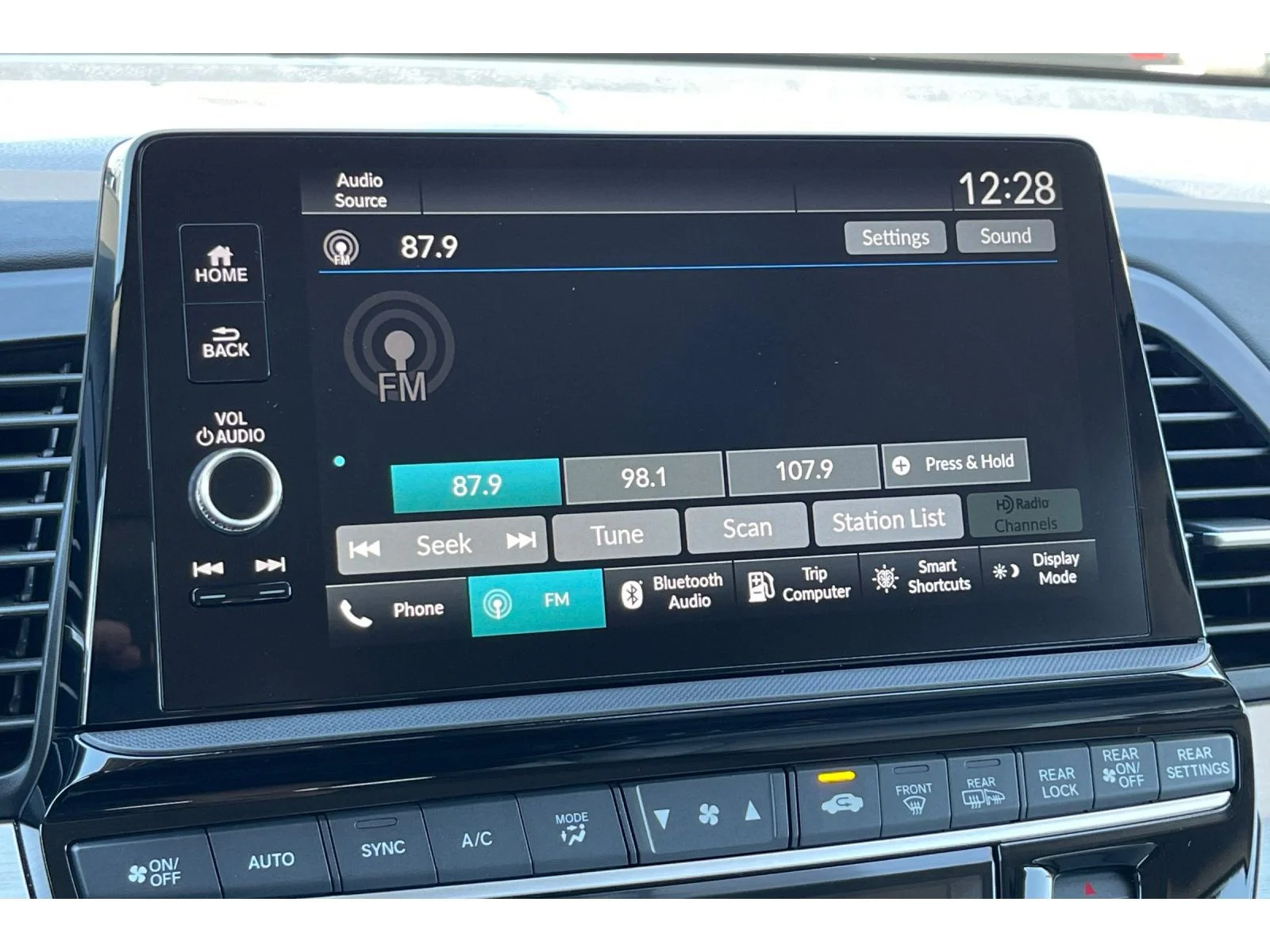 Used 2026 Modern Steel Metallic Honda EX-L image 27