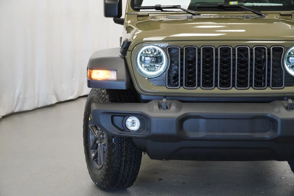 New 2027 41 Paint Jeep Sport image 6
