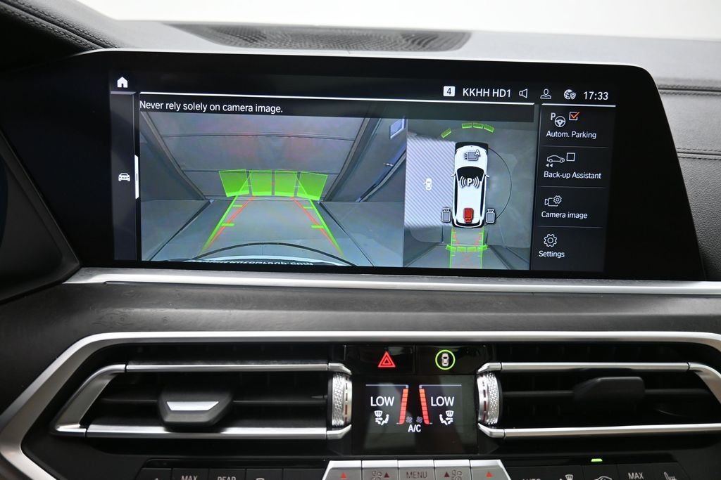 Used 2022 White BMW xDrive40i image 4