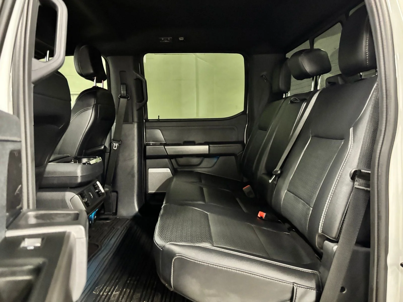 Used 2024 White Ford Lariat image 20