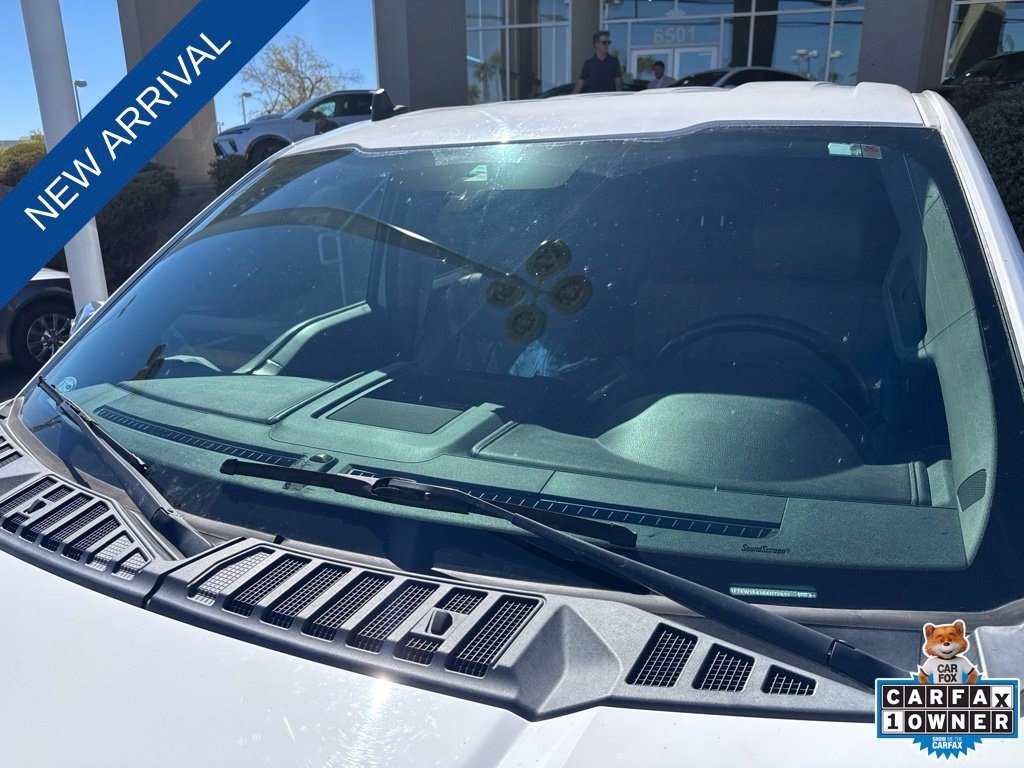Used 2019 White Ford XL image 9