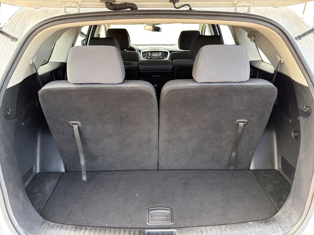 Used 2016 Snow White Pearl Kia LX image 13