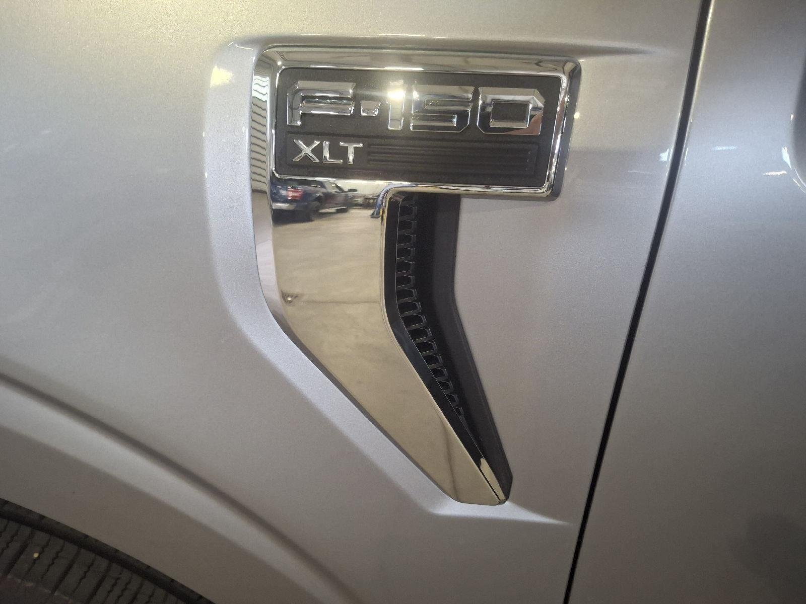 Used 2023 Iconic Silver Ford XLT image 28