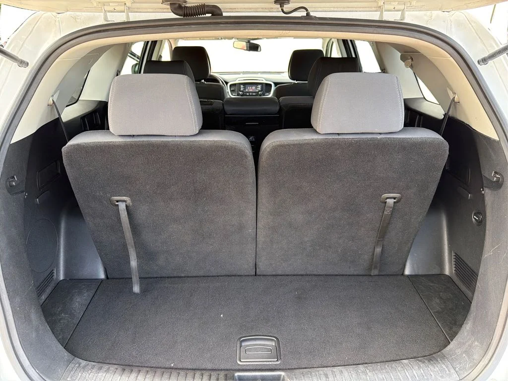 Used 2016 Snow White Pearl Kia LX image 13