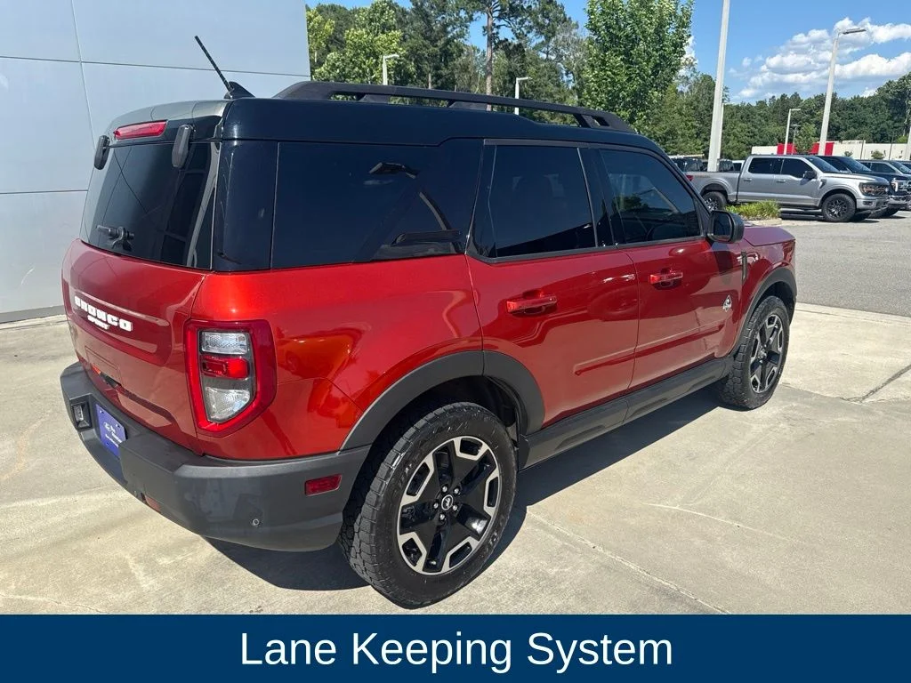 Used 2023 Hot Pepper Red Tinted Clearcoat Ford Outer Banks image 6