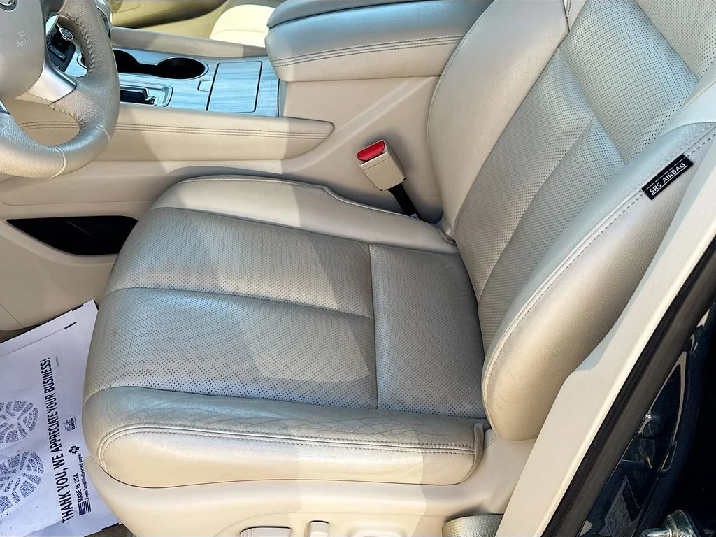 Used 2015 Arctic Blue Metallic Nissan SL image 17
