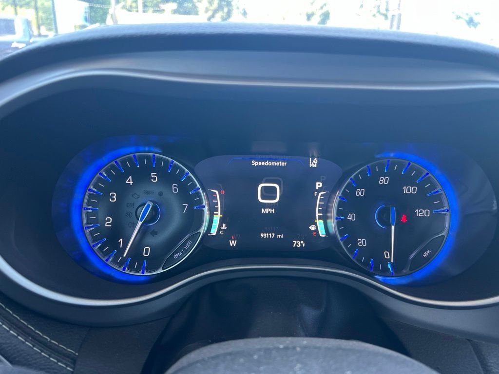 Used 2021 Brilliant Black Crystal Pearlcoat Chrysler Touring image 12