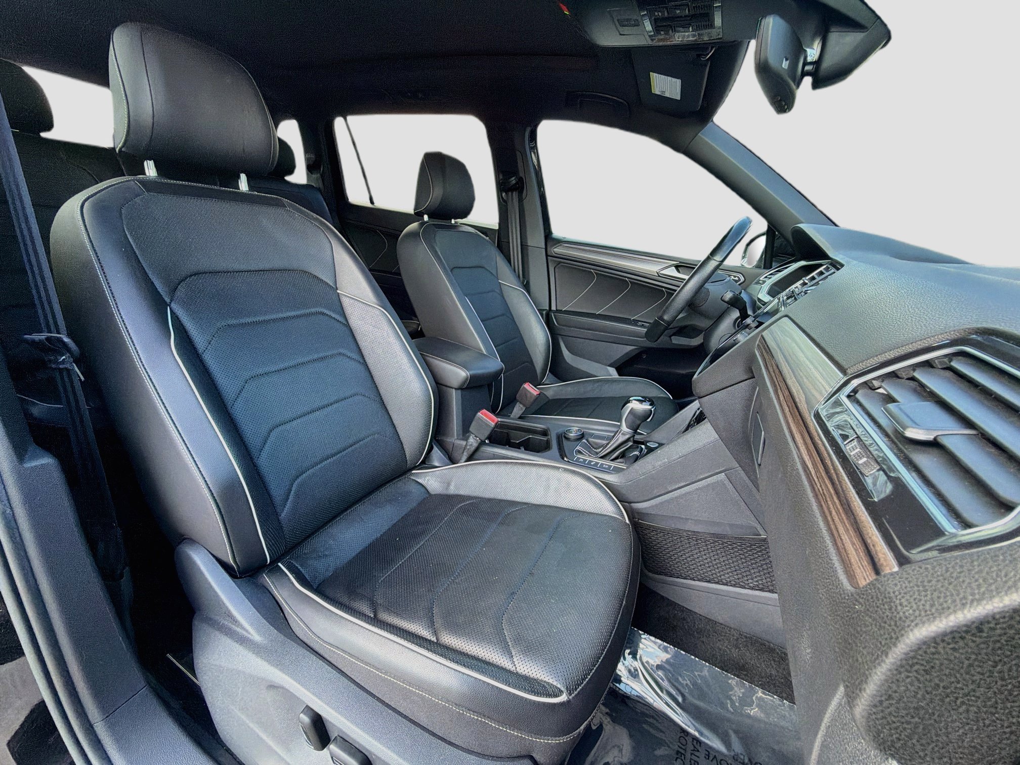Used 2022 Black Volkswagen SEL R-Line image 15