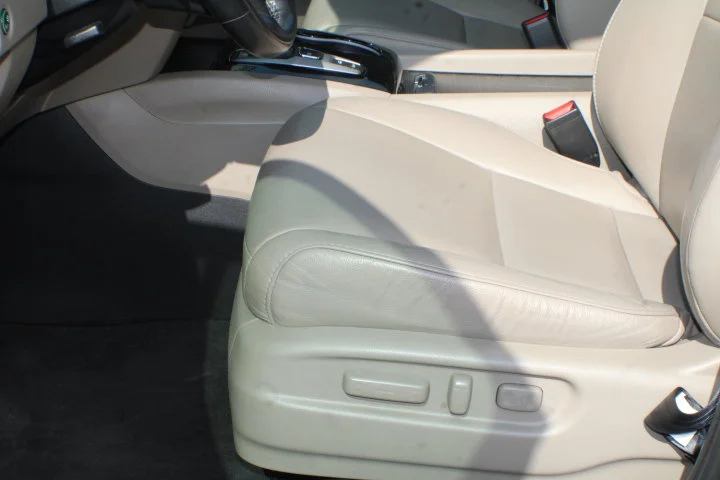 Used 2020 Red Honda AWD Touring 7 Passenger image 9