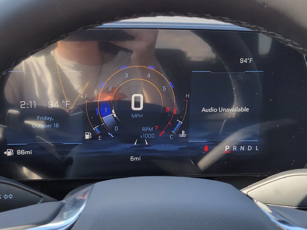 New 2027 Summit White Chevrolet LT image 32