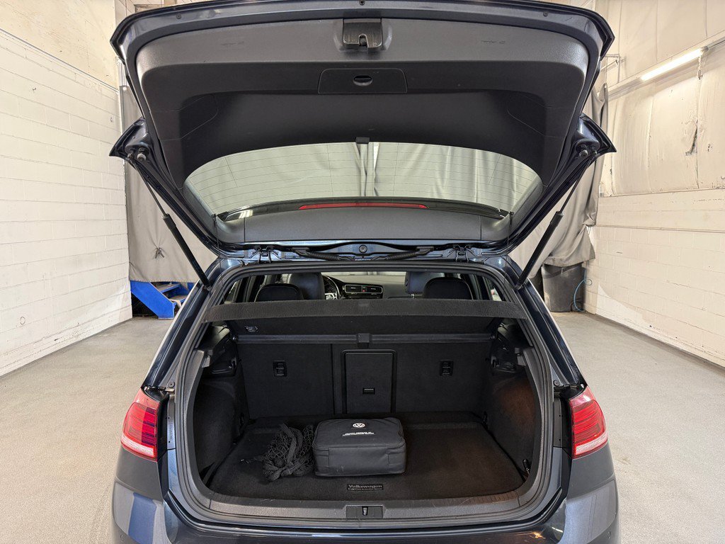 Used 2018 Dark Iron Blue Metallic Volkswagen Autobahn image 12