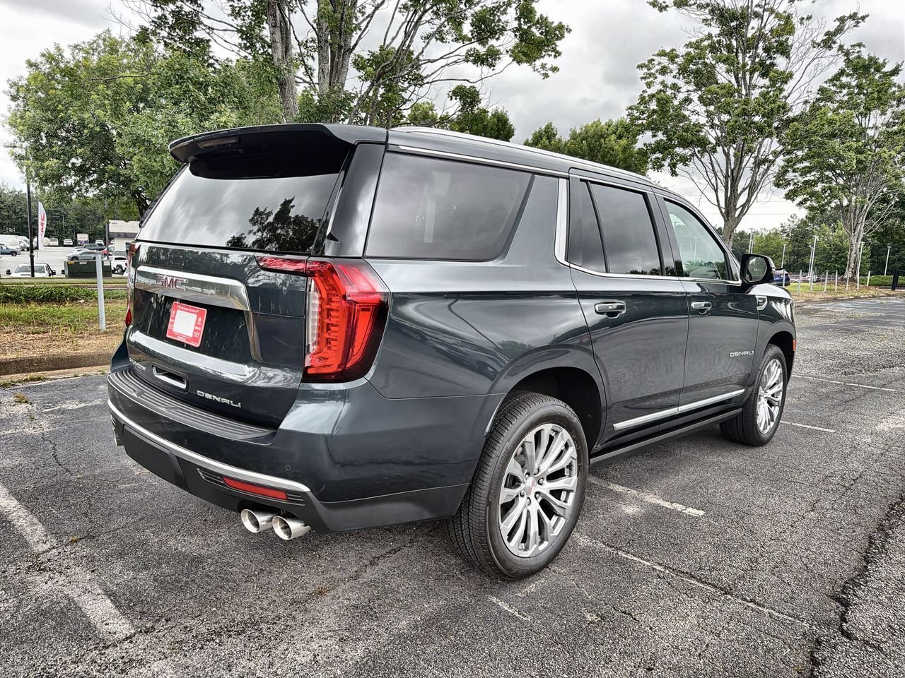 Used 2022 Hunter Metallic GMC Denali image 8