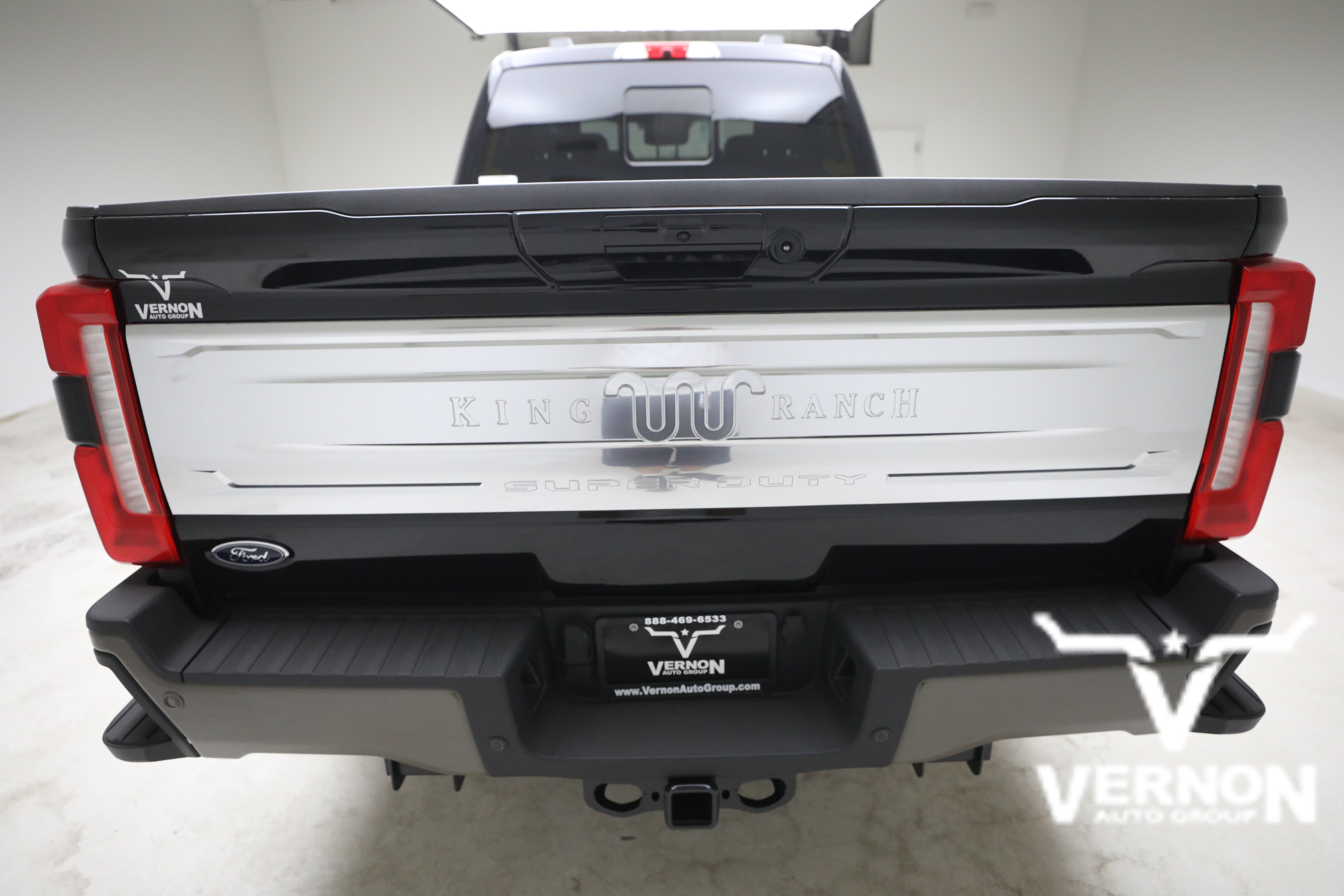 New 2026 Agate Black Metallic Ford  image 4