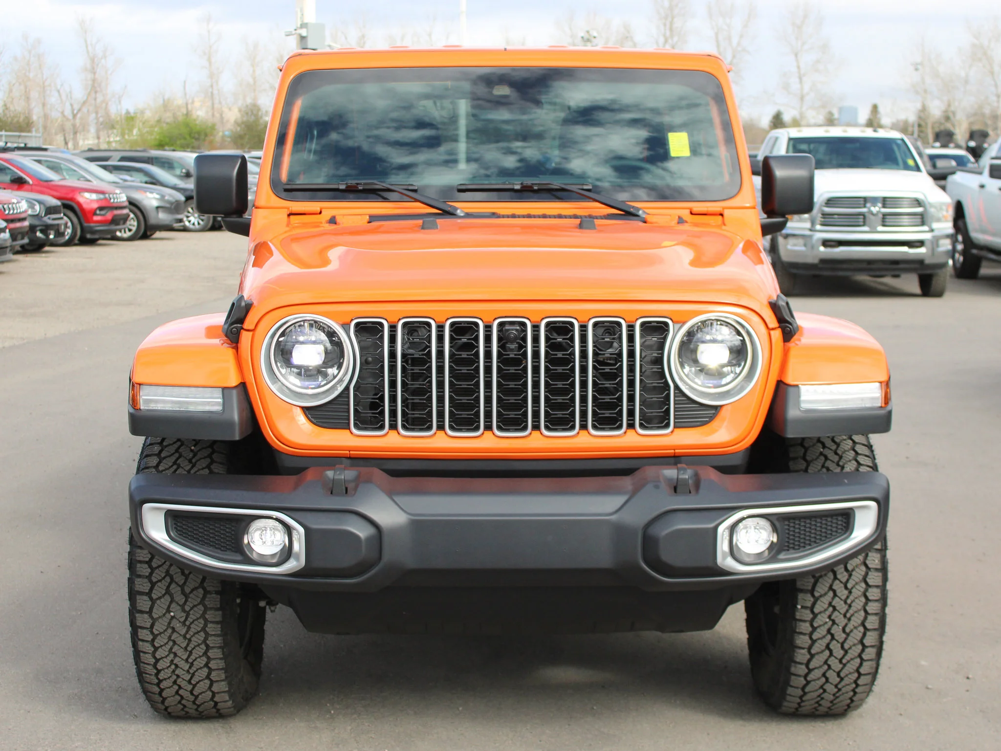 Certified Used 2025 joose Jeep Sahara * V6 | McKinley Leather Seats | Trailer Tow Group | Apple CarPlay | Alpine | Adaptive Cruise image 10