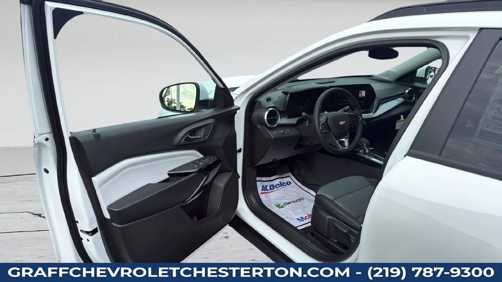 2026 Chevrolet Trax LT - Photo 24