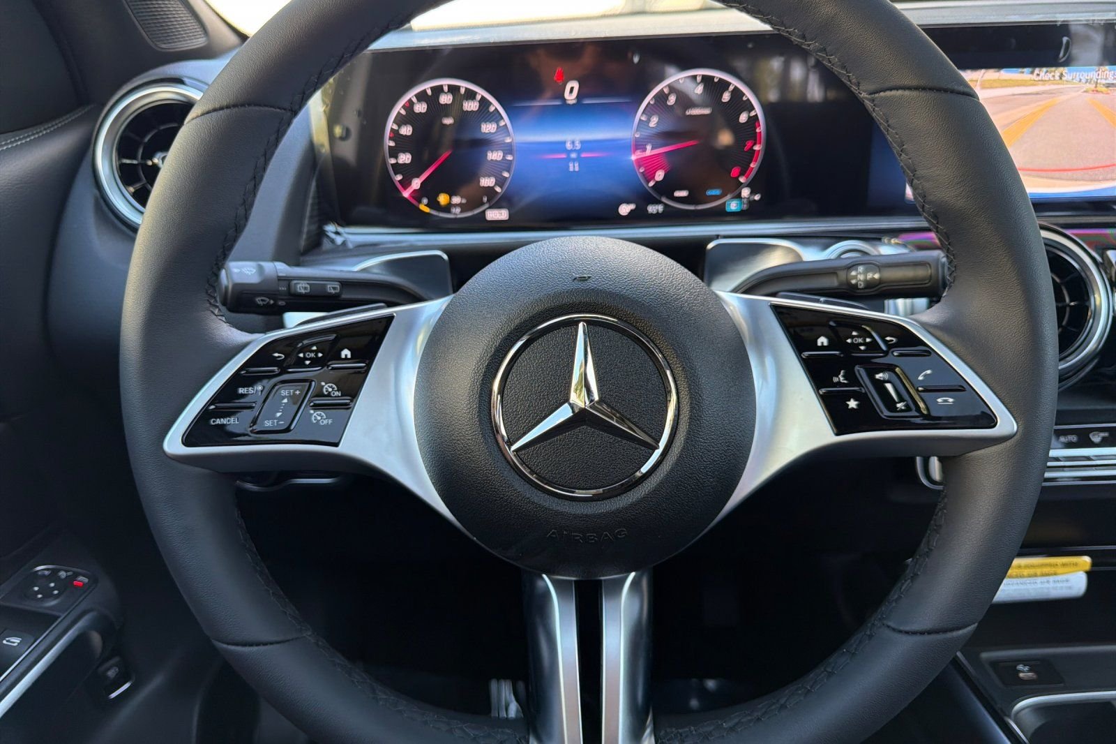 New 2026 Polar White Mercedes-Benz GLB 250 image 19