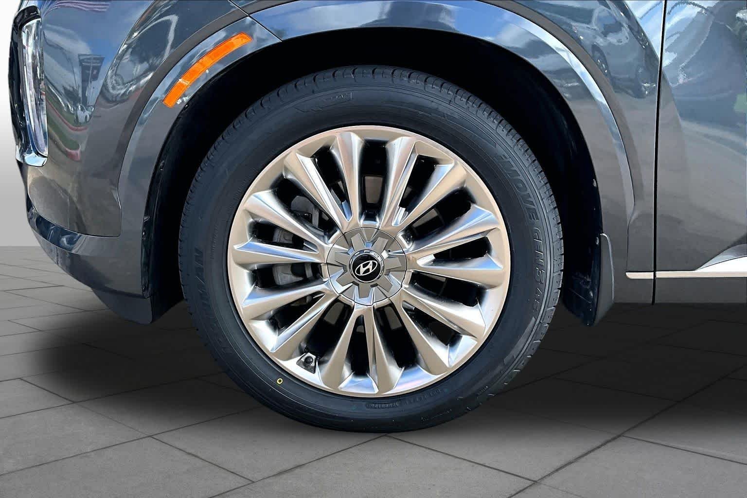 Used 2020 Steel Graphite Hyundai Limited image 10