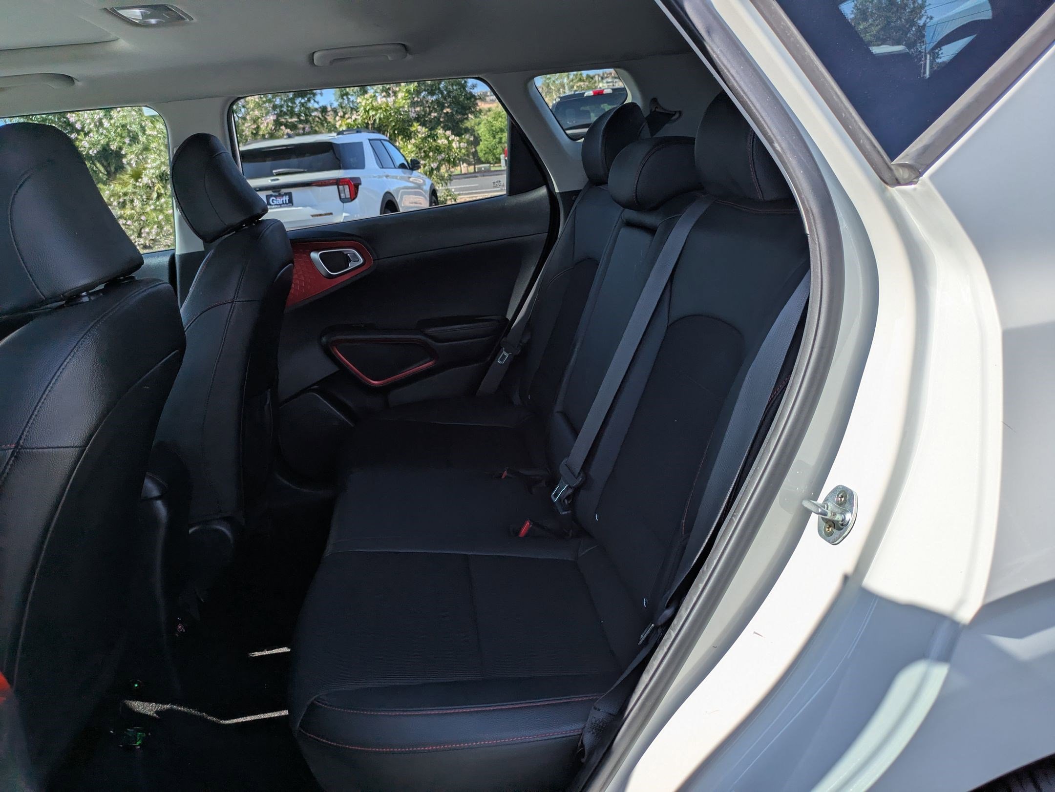 Used 2021 Snow White Pearl Kia Turbo image 27