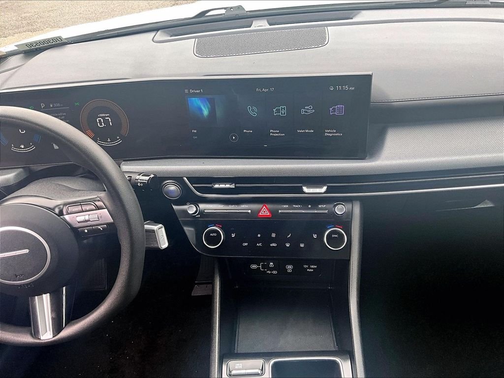 Used 2025 White Hyundai SEL image 17