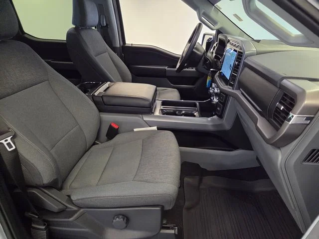Used 2024 Silver Ford XLT image 17