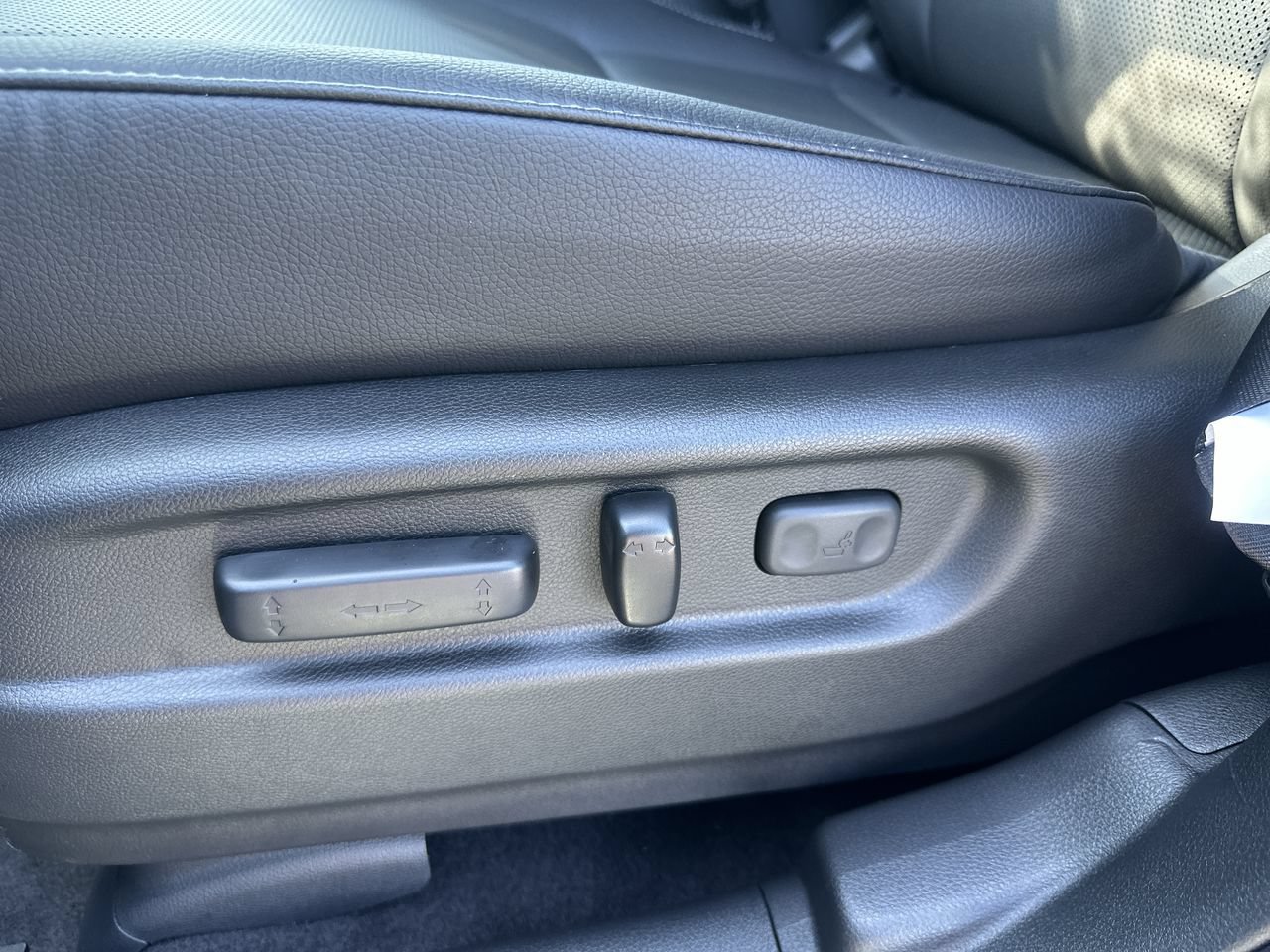 New 2026 Sonic Gray Pearl Honda RTL AWD image 12