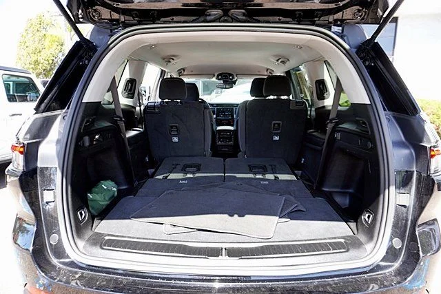 Used 2023 Black Jeep Laredo image 12