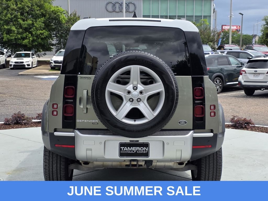 Used 2023 Green Land Rover SE image 3