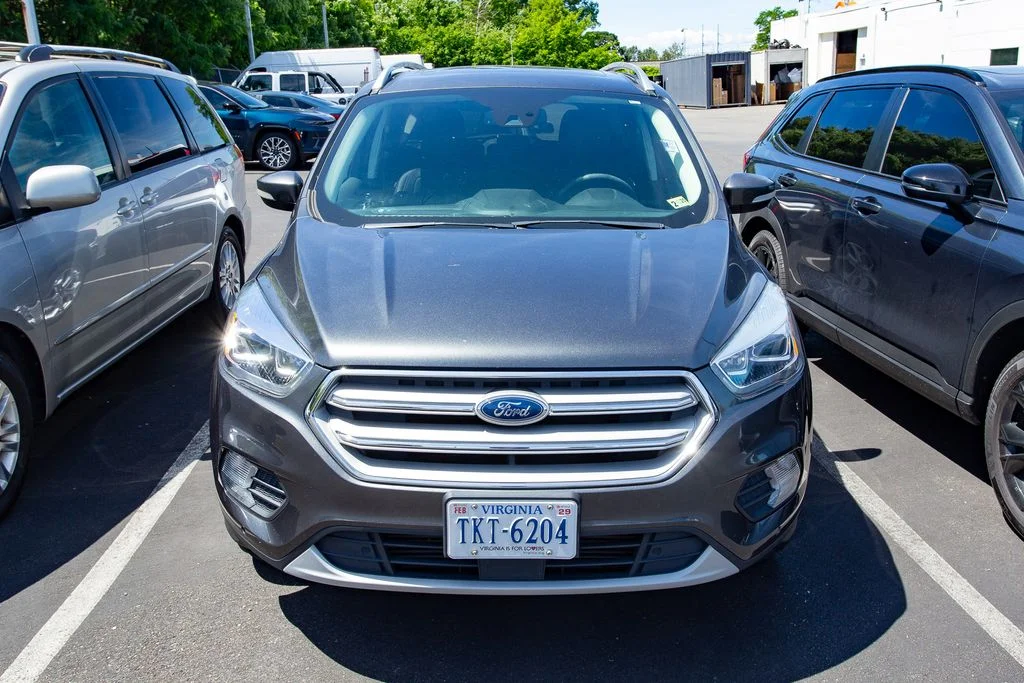 Used 2019 Magnetic Ford FWD Titanium image 2