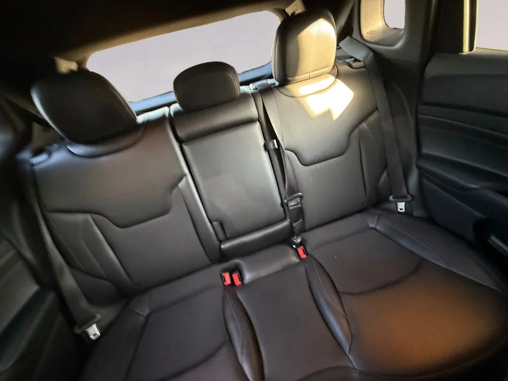 Used 2025 Silver Jeep Trailhawk image 18