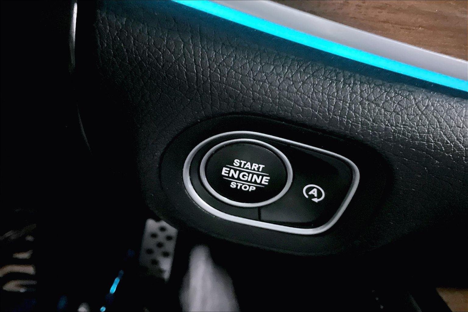 Used 2022 Obsidian Black Metallic Mercedes-Benz GLE 450 image 32