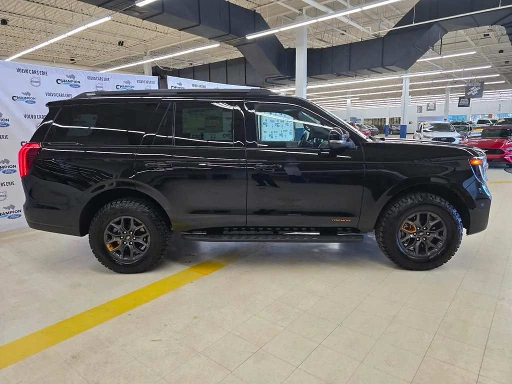 New 2027 Agate Black Metallic Ford Tremor® image 5