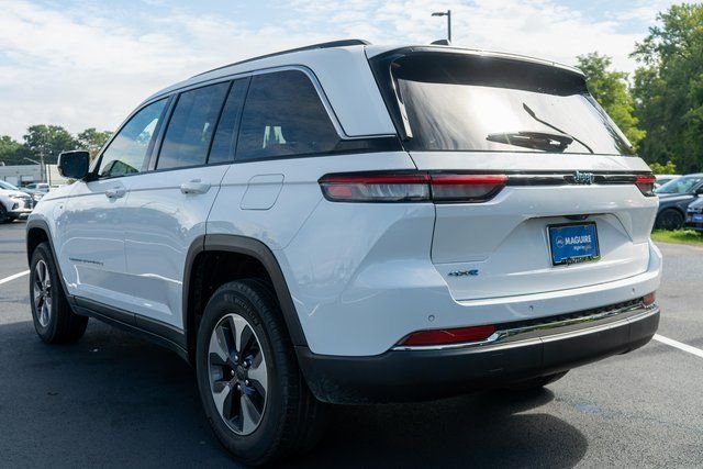 Used 2023 White Jeep 4xe image 8
