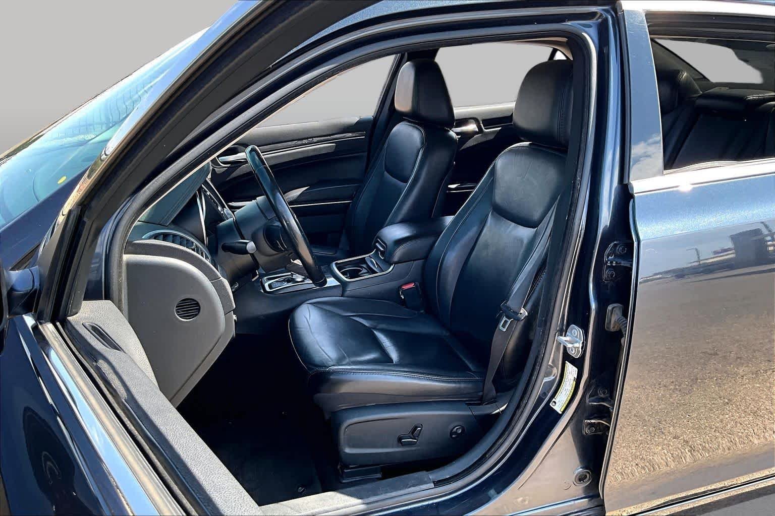 Used 2018 Maximum Steel Metallic Clearcoat Chrysler Touring L image 8