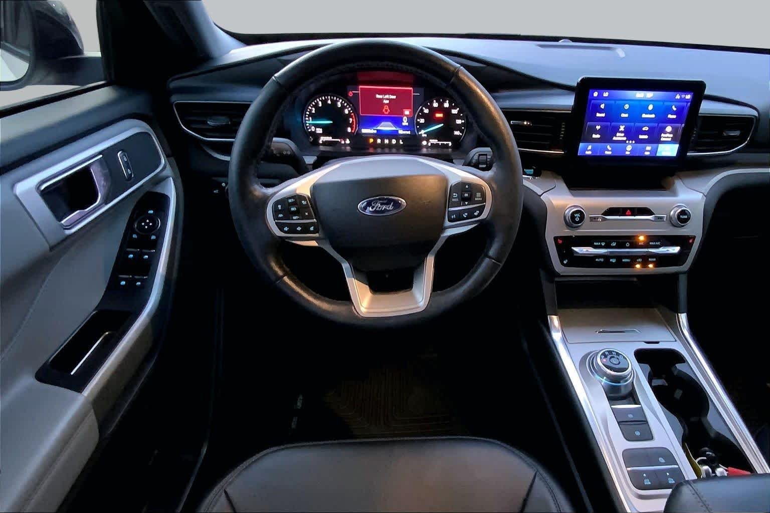 Used 2022 Star White Metallic Tri-Coat Ford XLT image 5