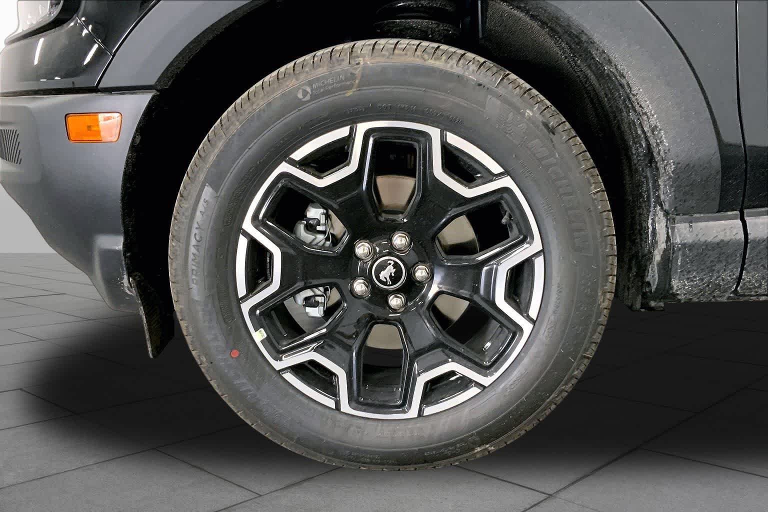 New 2026 Shadow Black Ford Outer Banks® image 9