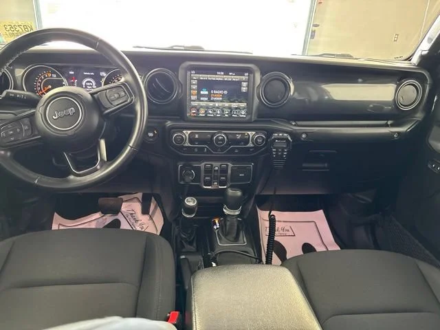 Used 2022 Black Jeep Altitude image 2