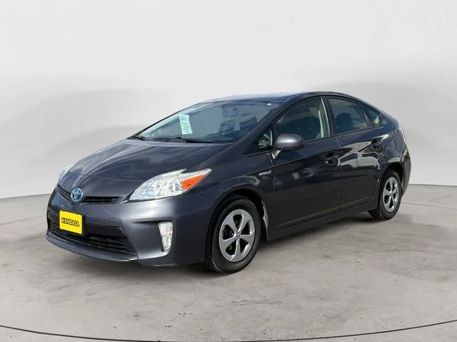 2015 Toyota Prius Two's photo