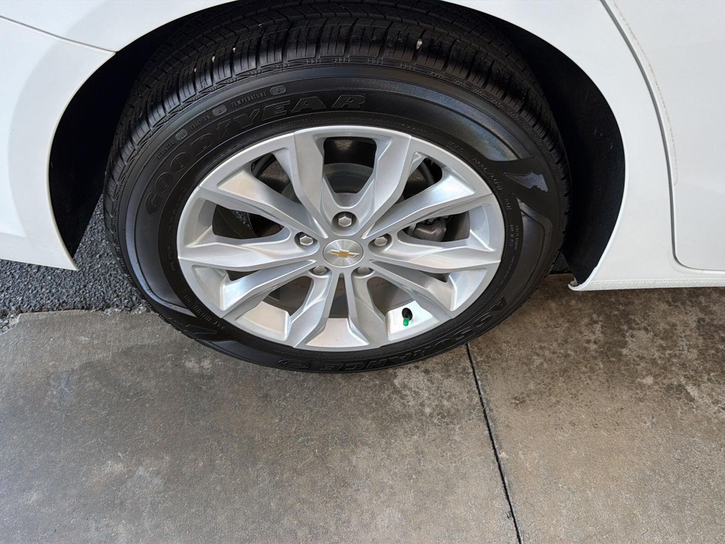 Used 2024 Summit White Chevrolet LT image 37
