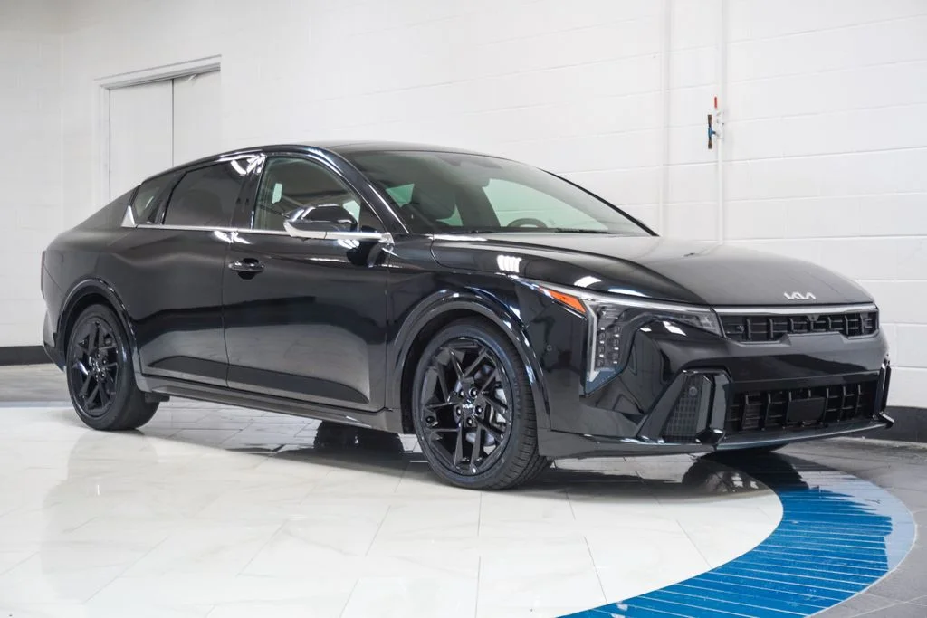 Used 2025 Black Kia GT-Line Turbo image 5
