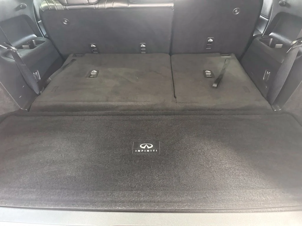 Used 2023 Majestic White INFINITI LUXE image 9