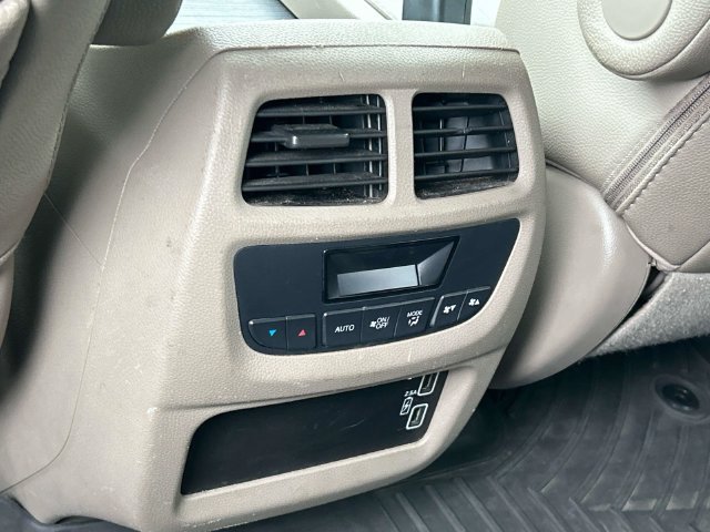 Used 2019  Honda EX-L image 19